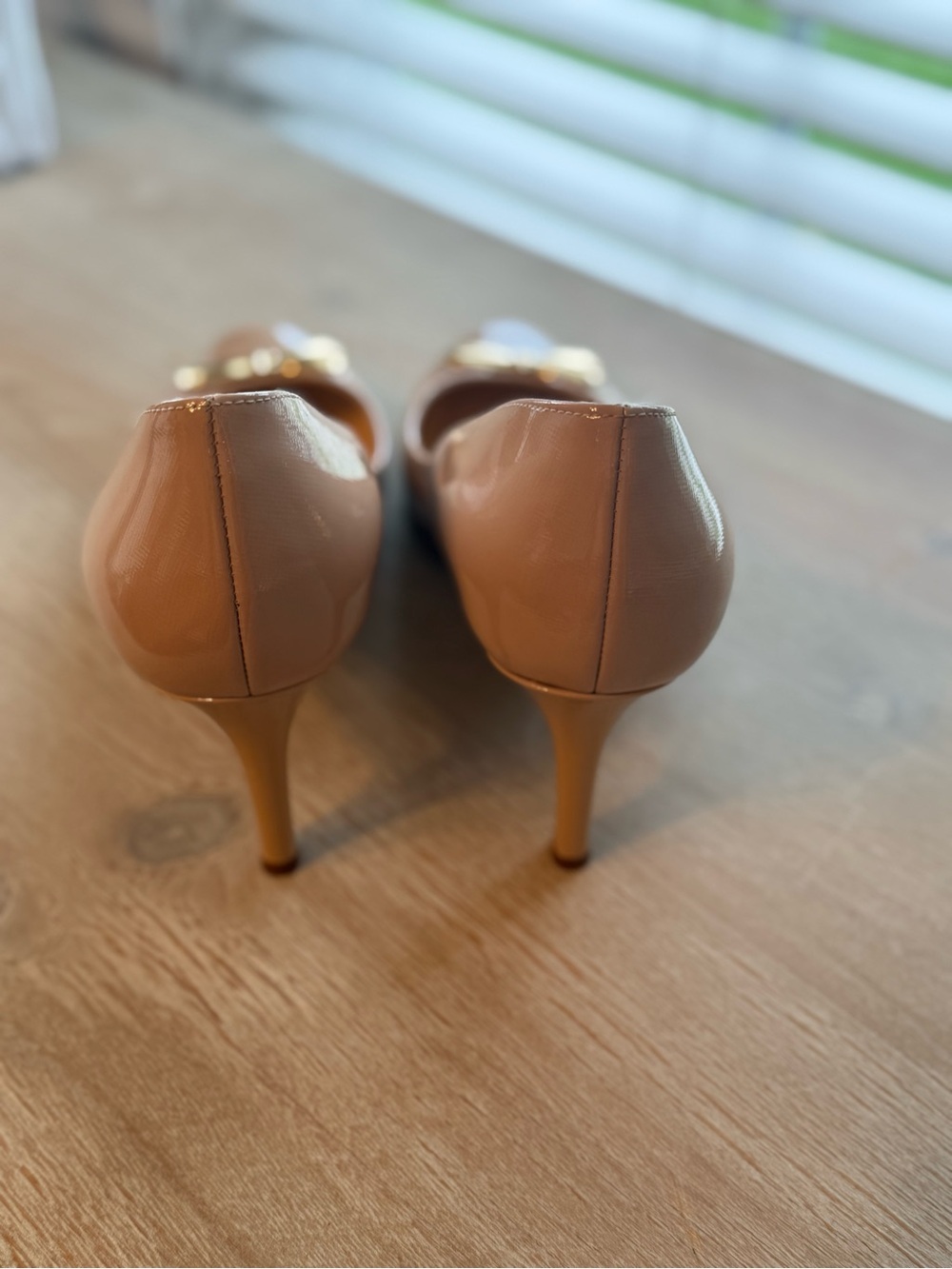 kate spade Blush Patent Leather Bow Pumps - Picture 4 of 6